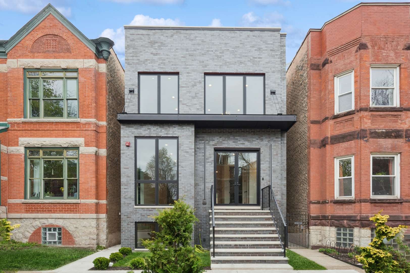 2434 W Superior Street, Chicago, IL 60612