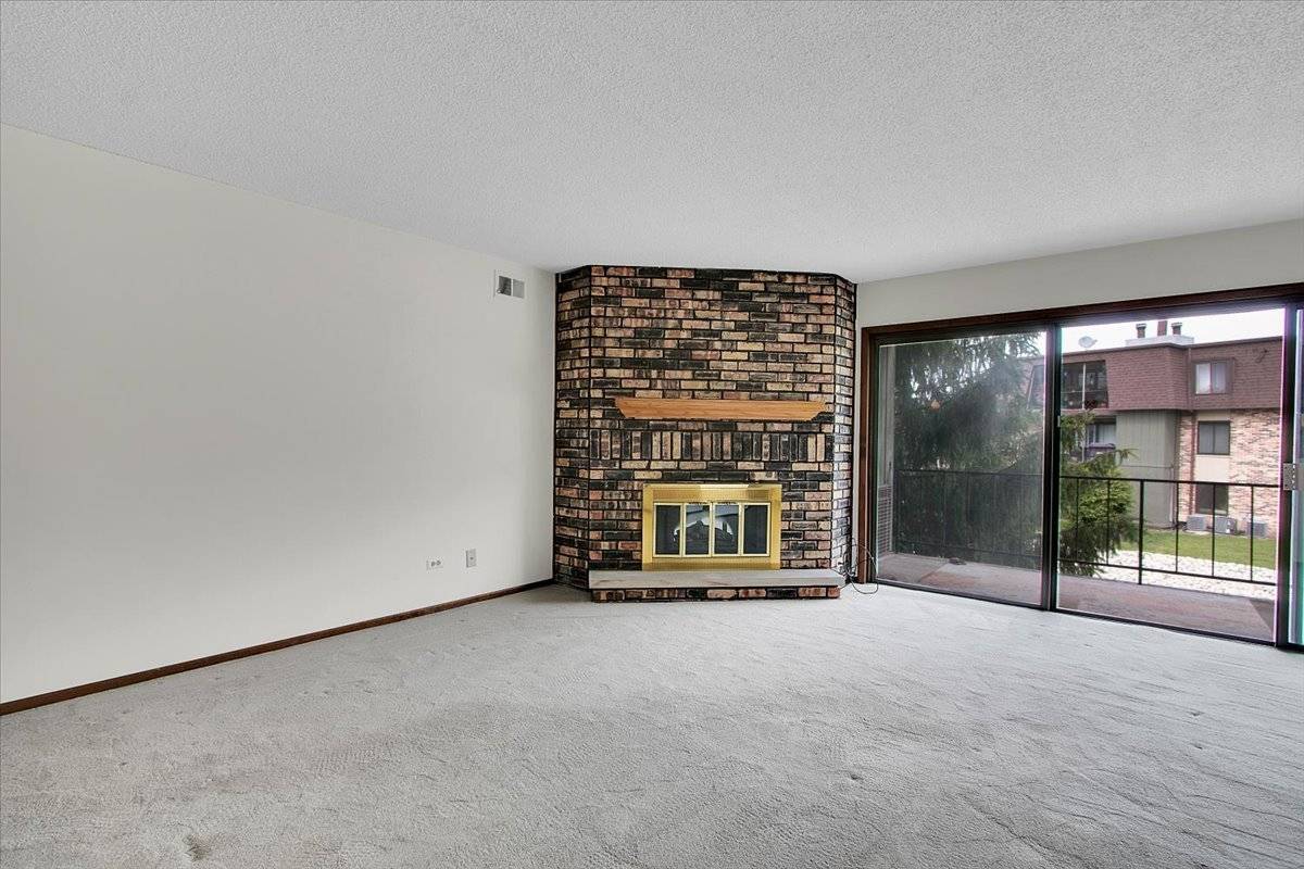 Palos Hills, IL 60465,9178 South E Road #D