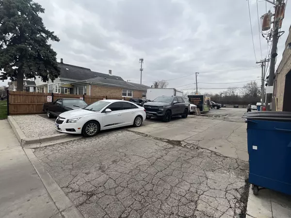 Chicago, IL 60630,4970 N Elston Avenue
