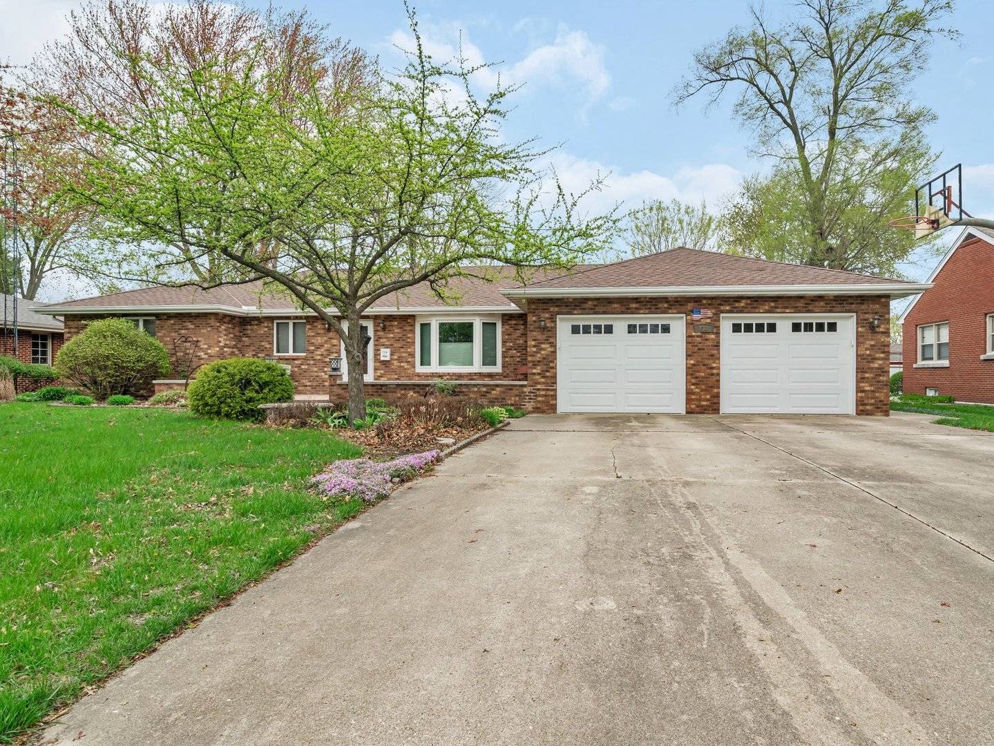 Coal City, IL 60416,130 W 1st Street