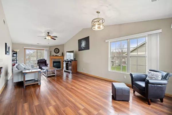 Sycamore, IL 60178,952 Arvle Circle #952