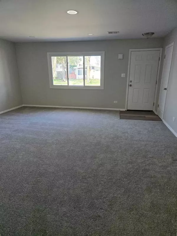 Wheeling, IL 60090,63 W Manchester Drive