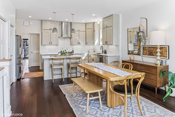 Chicago, IL 60647,2826 W Palmer Street #2