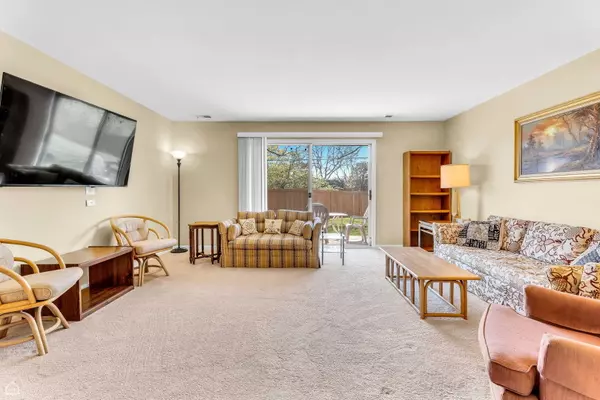 Northbrook, IL 60062,4000 Dundee Road #108