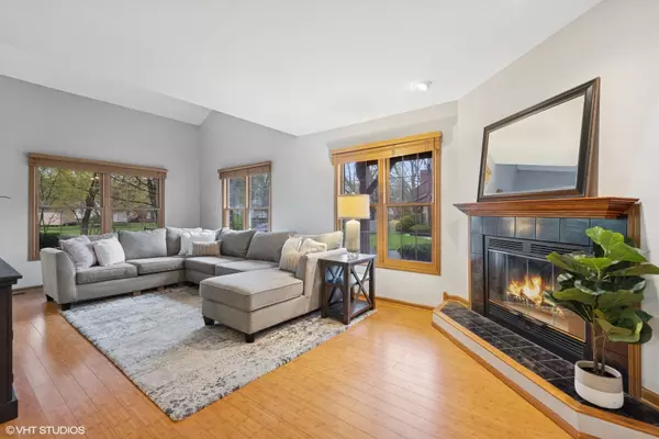 Naperville, IL 60565,1935 Wisteria Court #4