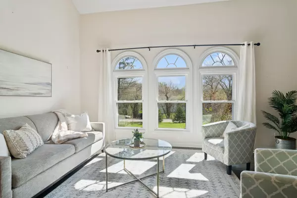 Barrington, IL 60010,21050 N 20th Street