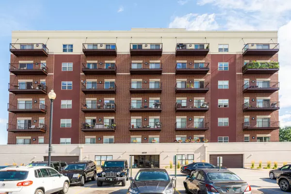 Melrose Park, IL 60160,1650 Riverwoods Drive #206