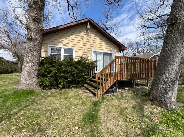Grayslake, IL 60030,33566 N Lake Shore Drive