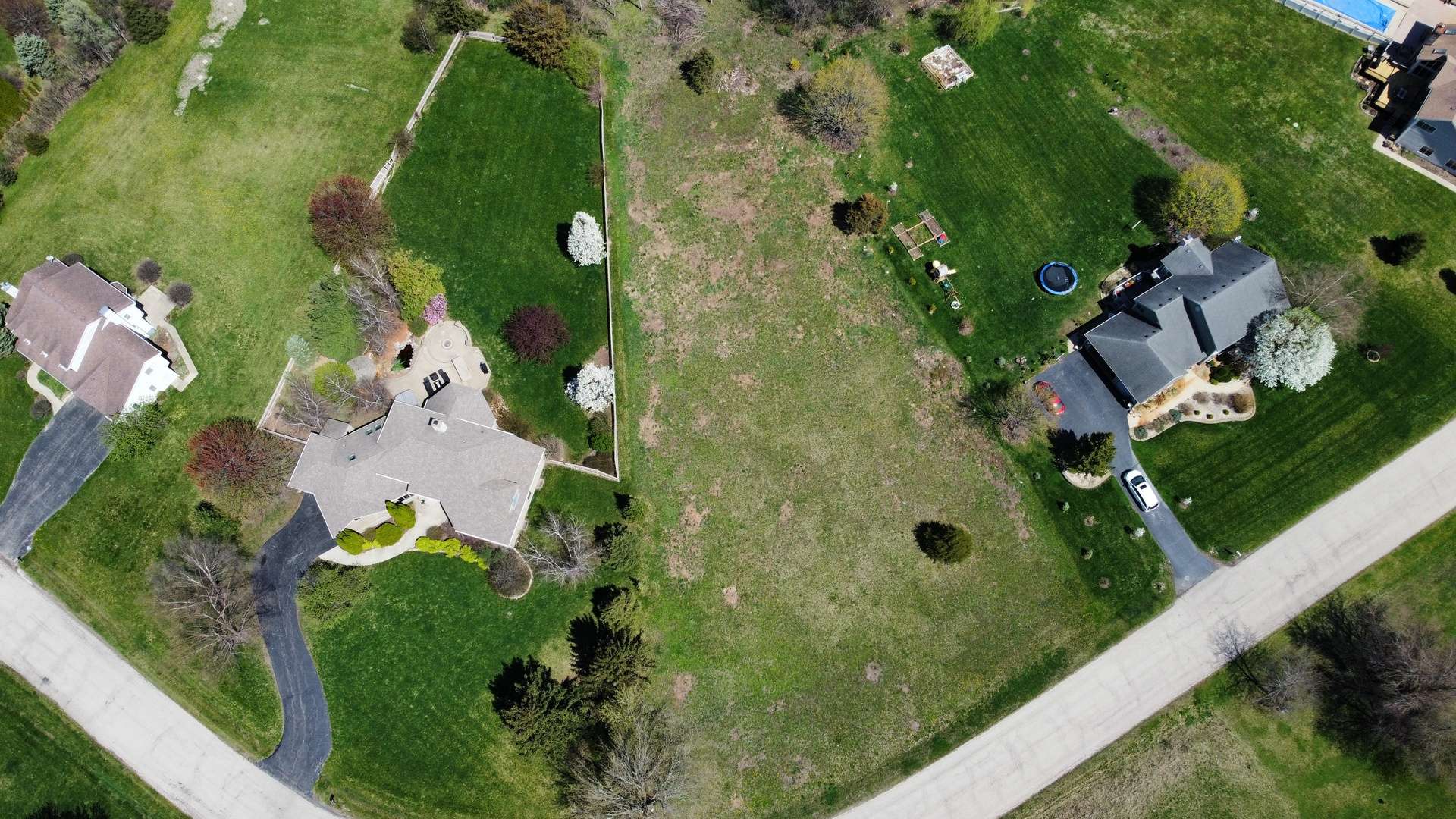 Mchenry, IL 60050,6114 Whiteoak Drive