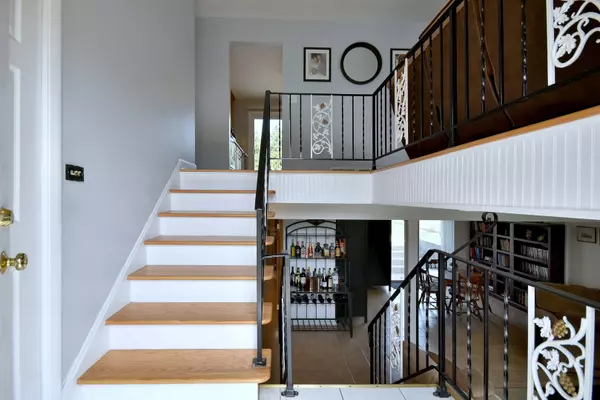 Addison, IL 60101,1718 W Woodland Avenue