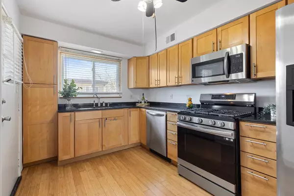 River Forest, IL 60305,1540 Park Avenue #2D