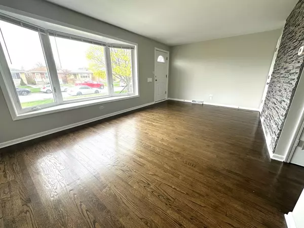 Chicago, IL 60638,6322 W 63RD Place