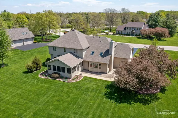 Bristol, IL 60512,13 W Royal Oaks Drive