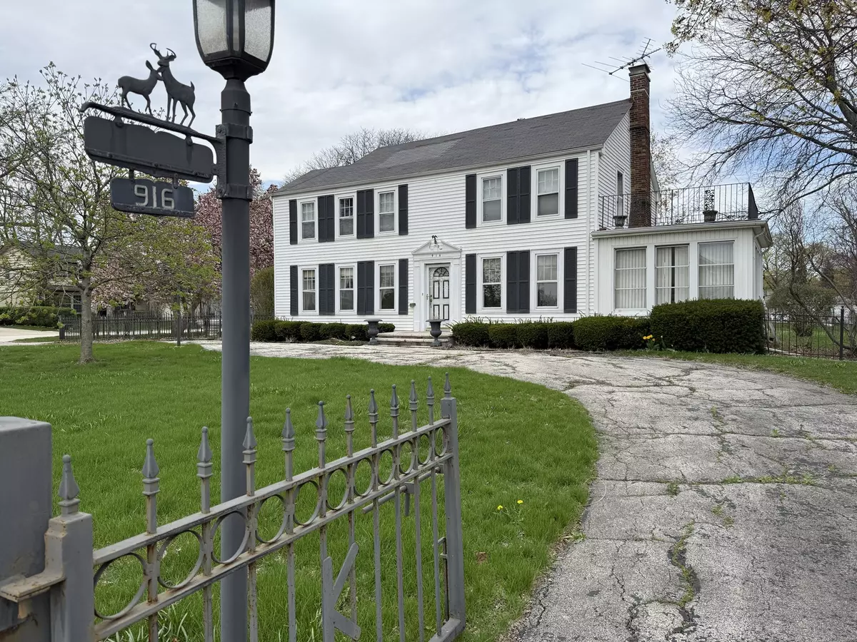 Arlington Heights, IL 60005,916 W Campbell Street