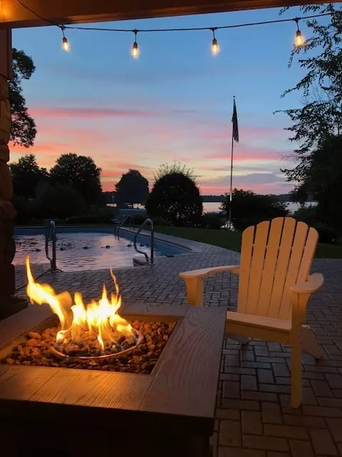 Lake Villa, IL 60046,652 E Grand Avenue