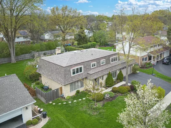Northbrook, IL 60062,1726 Fieldwood Drive