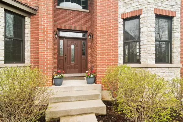 Lincolnshire, IL 60069,2 Charlestowne Court