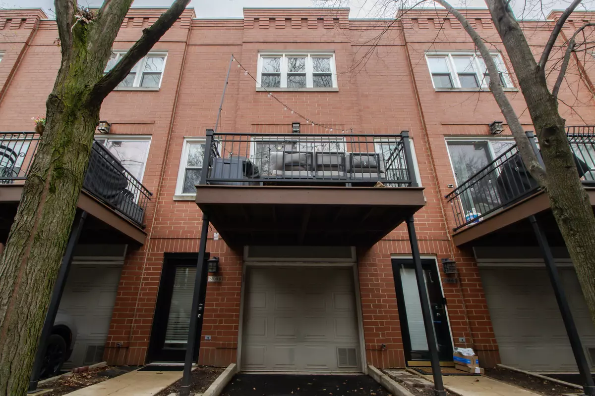 Chicago, IL 60657,2809 N Wolcott Avenue #D