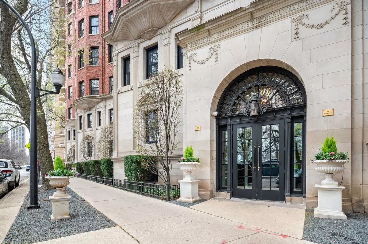Chicago, IL 60614,2608 N Lakeview Avenue #4C