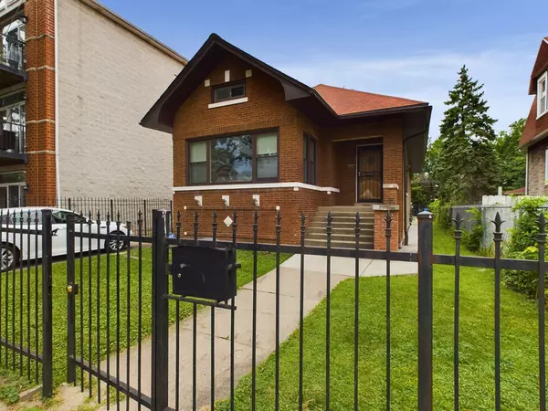 Chicago, IL 60644,5939 W Huron Street
