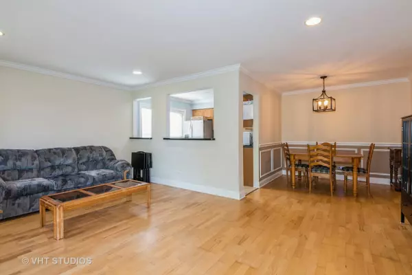 Glendale Heights, IL 60139,659 E Fullerton Avenue #206