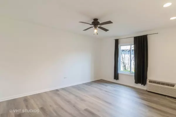 Bensenville, IL 60106,246 George Street #C