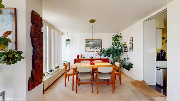 Chicago, IL 60616,601 E 32nd Street #210-211