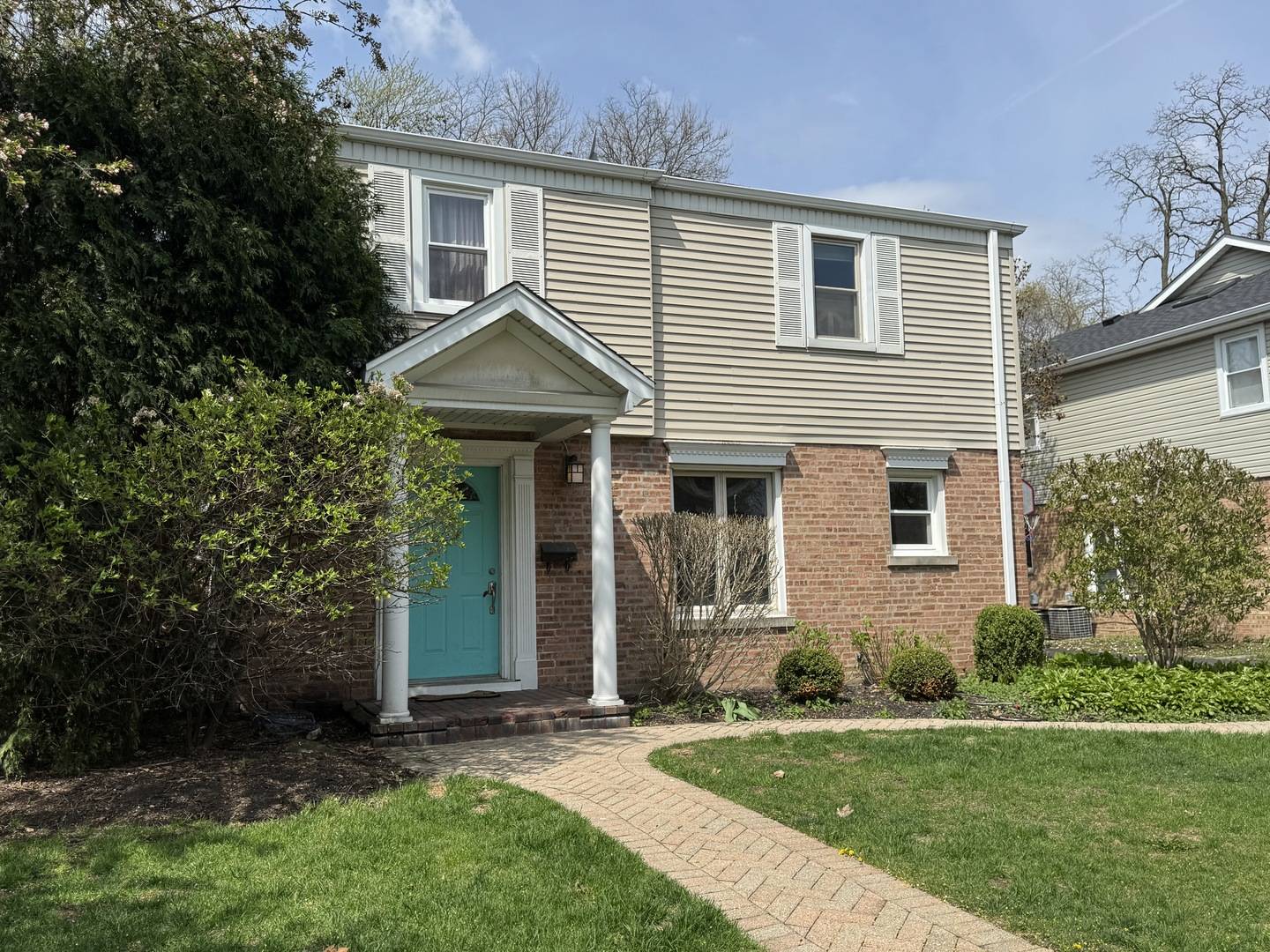Arlington Heights, IL 60005,630 S Dryden Place