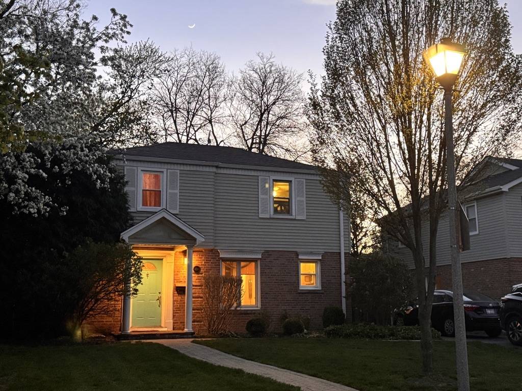 630 S Dryden Place, Arlington Heights, IL 60005