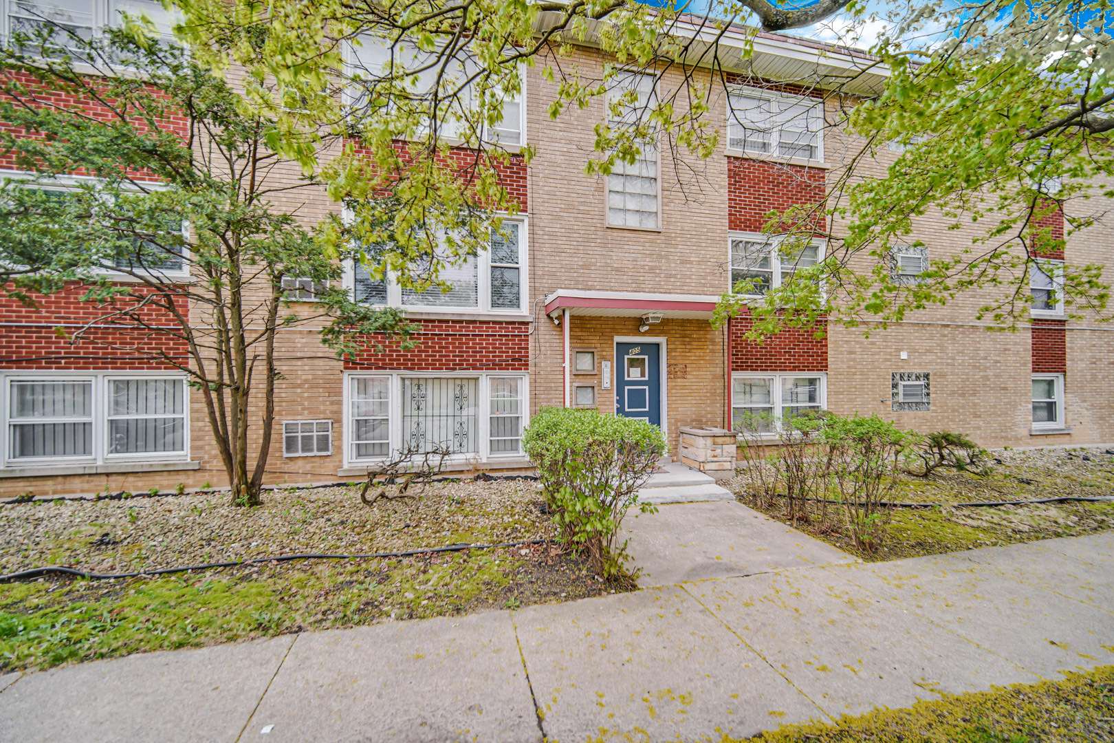 Chicago, IL 60628,405 E 109th Street #203