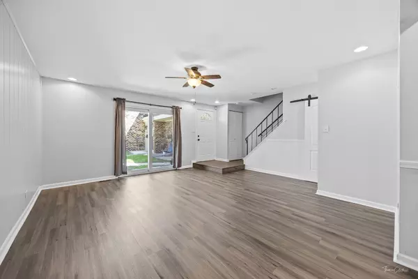 Woodridge, IL 60517,7808 Woodward Avenue #41-4G