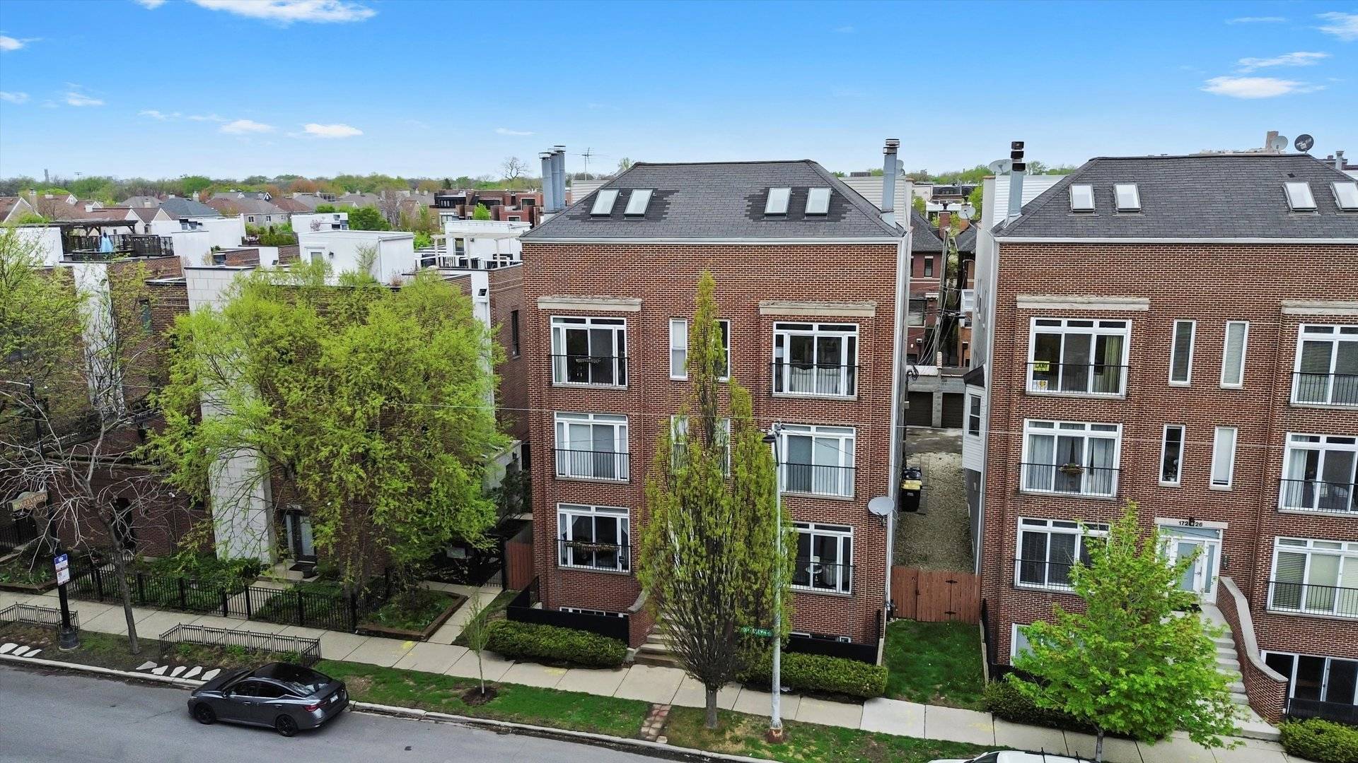 Chicago, IL 60614,1730 W Diversey Parkway #1E
