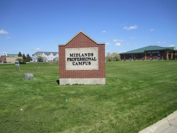 2128 midlands Drive #105, Sycamore, IL 60178