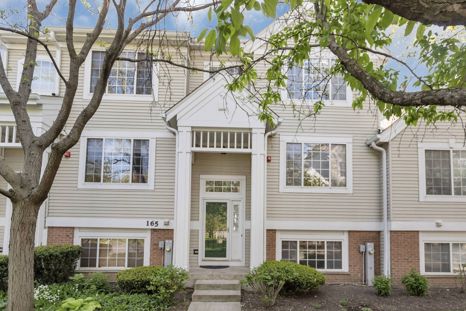 165 Lucerne Court #165, Wheeling, IL 60090