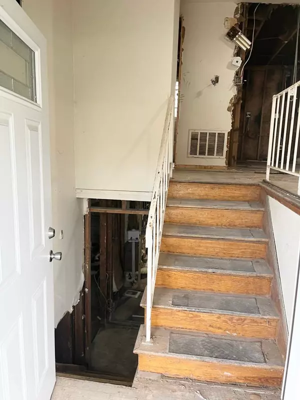 Chicago, IL 60827,13228 S Rhodes Avenue