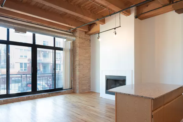 Chicago, IL 60607,1250 W VAN BUREN Street #203