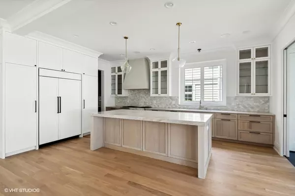 Wilmette, IL 60091,1936 Birchwood Avenue