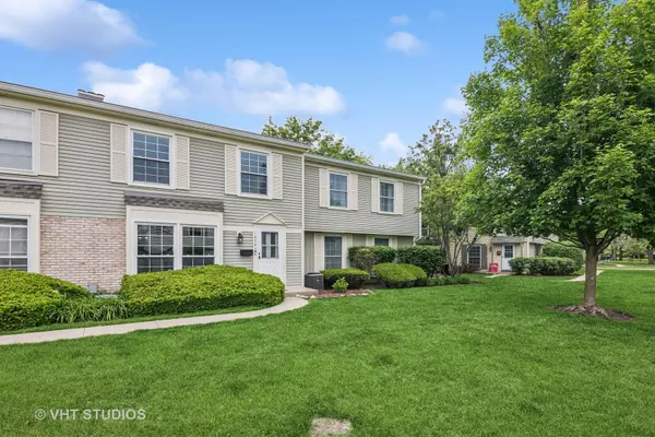 Wheaton, IL 60189,1679 Williamsburg Court #C