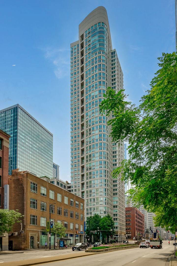 345 N LaSalle Drive #1501, Chicago, IL 60654