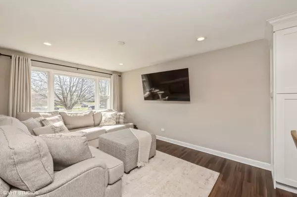 Lake Villa, IL 60046,208 Chelsea Circle