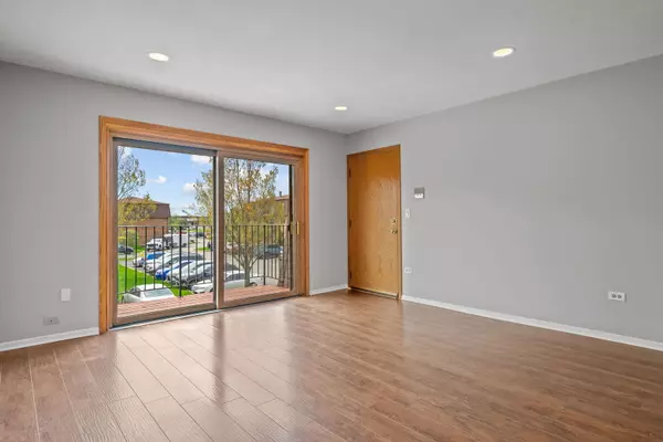 Glenview, IL 60025,704 Cobblestone Circle #D