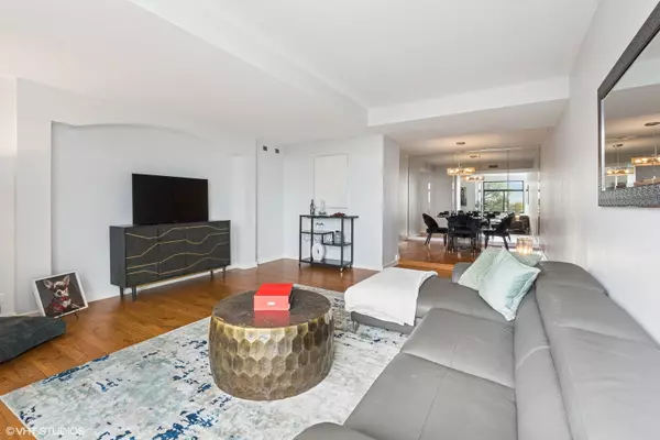 Chicago, IL 60614,2100 N Lincoln Park West #5AN