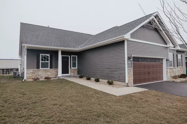 Sycamore, IL 60178,438 Anjali Court #R