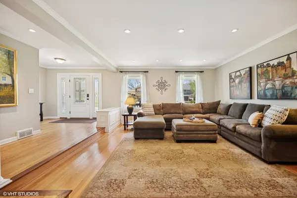 Glenview, IL 60026,1701 Longmeadow Drive