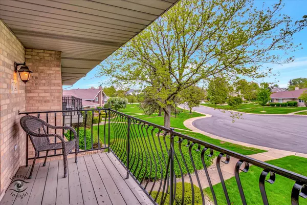 Orland Park, IL 60467,17740 Washington Court #249