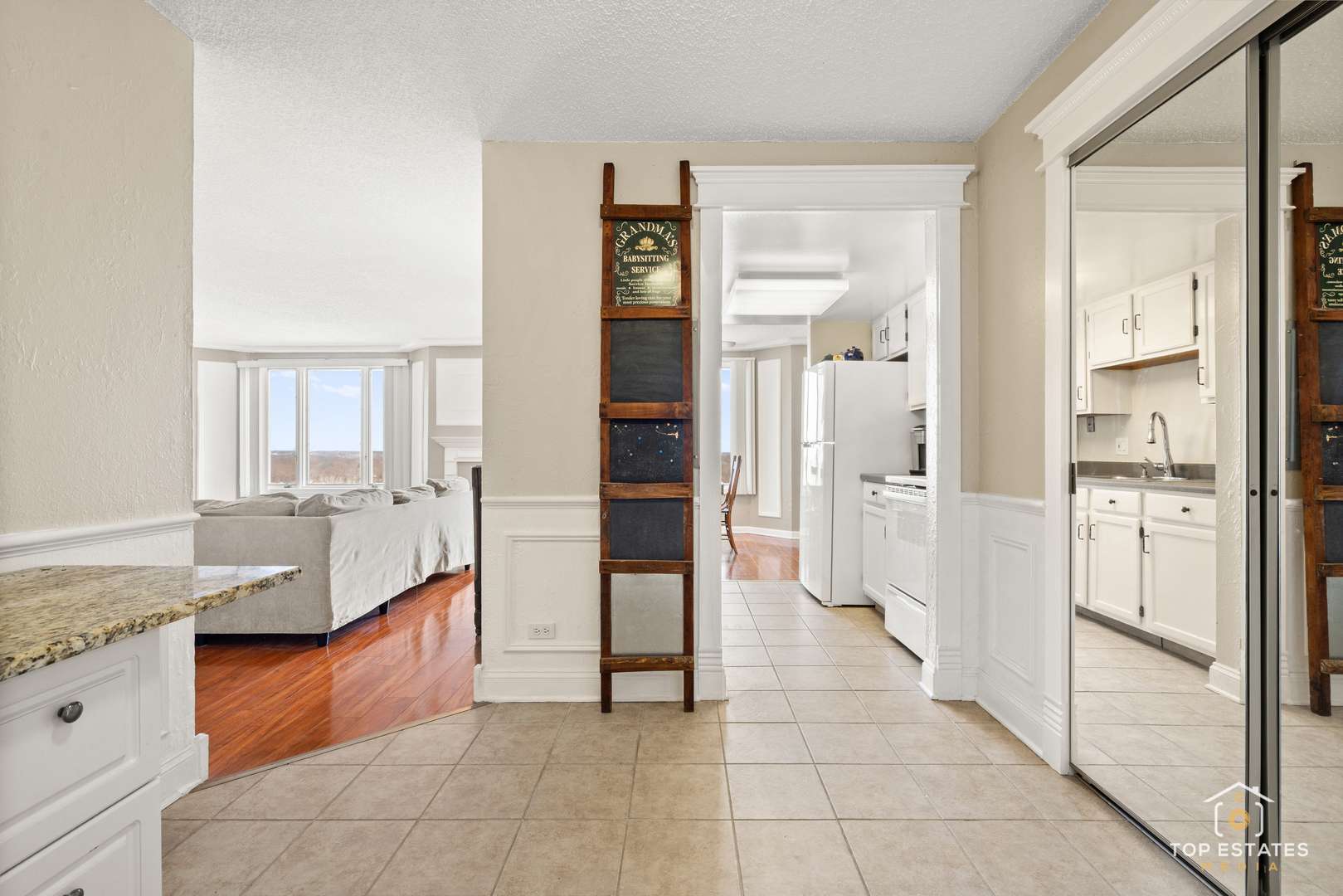 Palatine, IL 60067,1 Renaissance Place #1121