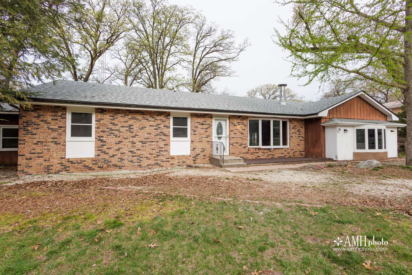 2214 N Bur Oak Court, Bonfield, IL 60913