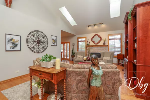 Antioch, IL 60002,786 Woodland Drive