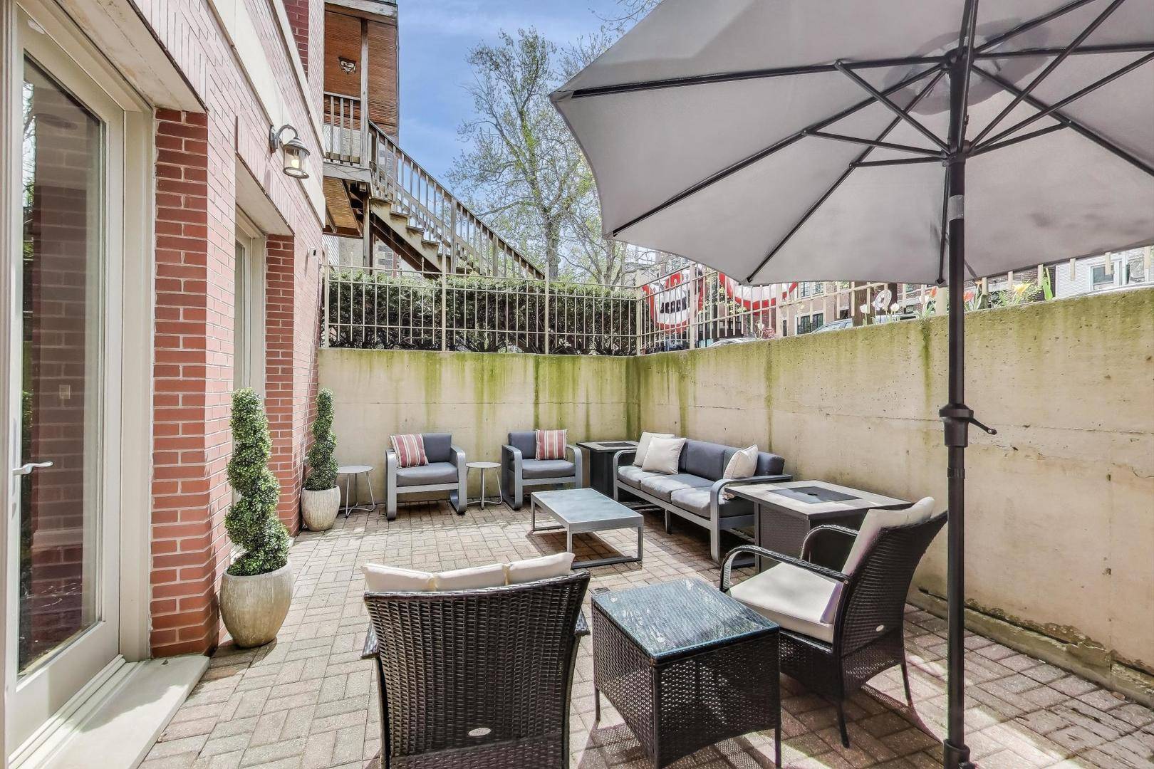 Chicago, IL 60613,3725 N KENMORE Avenue #1