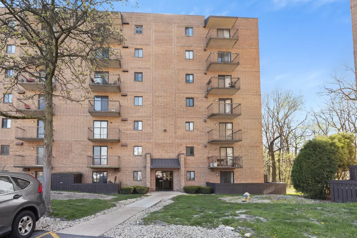 Tinley Park, IL 60477,6040 Lake Bluff Drive #202